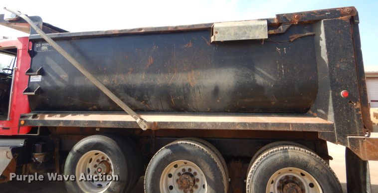 image for item DH4366 2001 Kenworth T800 dump truck