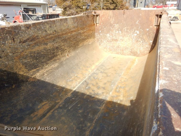 image for item DH4366 2001 Kenworth T800 dump truck