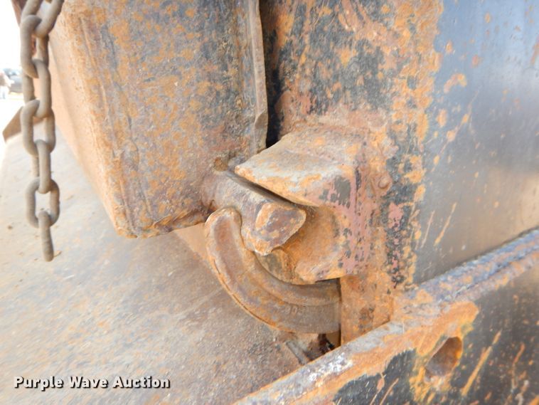 image for item DH4366 2001 Kenworth T800 dump truck