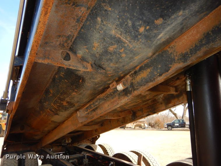 image for item DH4366 2001 Kenworth T800 dump truck