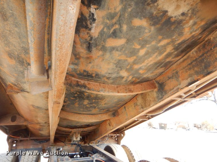 image for item DH4366 2001 Kenworth T800 dump truck