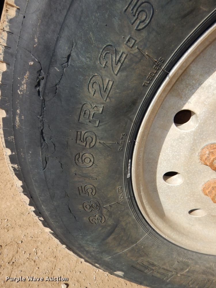 image for item DH4366 2001 Kenworth T800 dump truck