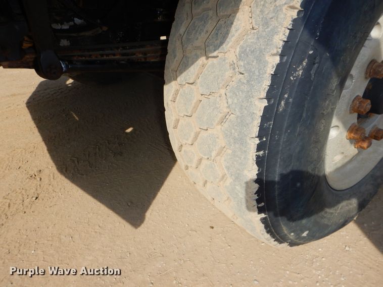 image for item DH4366 2001 Kenworth T800 dump truck