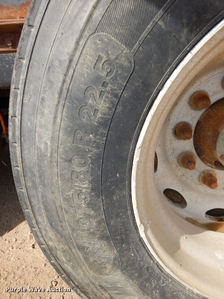 image for item DH4366 2001 Kenworth T800 dump truck