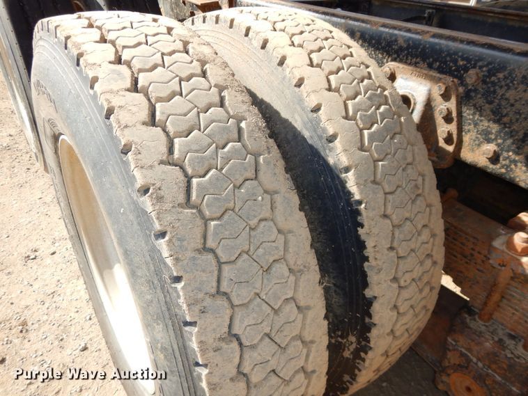 image for item DH4366 2001 Kenworth T800 dump truck