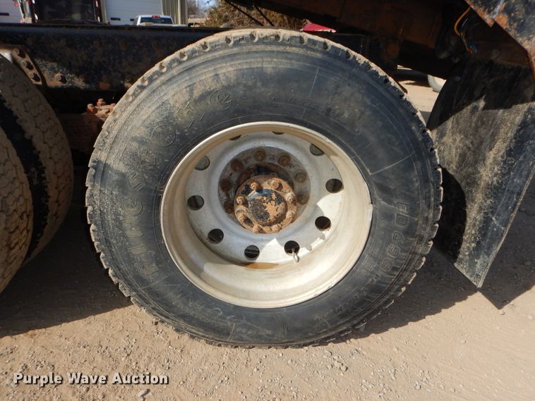 image for item DH4366 2001 Kenworth T800 dump truck