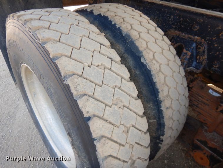 image for item DH4366 2001 Kenworth T800 dump truck