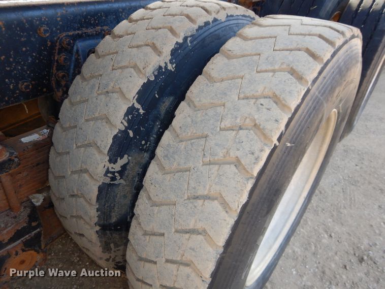 image for item DH4366 2001 Kenworth T800 dump truck