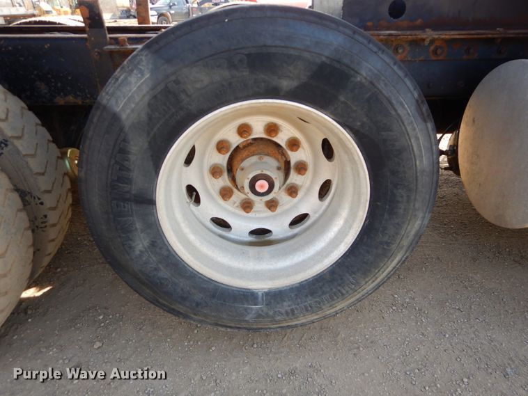 image for item DH4366 2001 Kenworth T800 dump truck