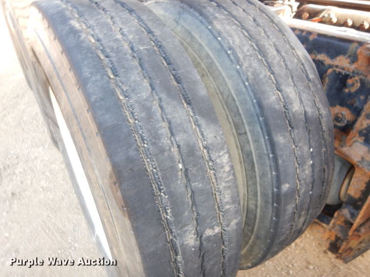 image for item DH4366 2001 Kenworth T800 dump truck