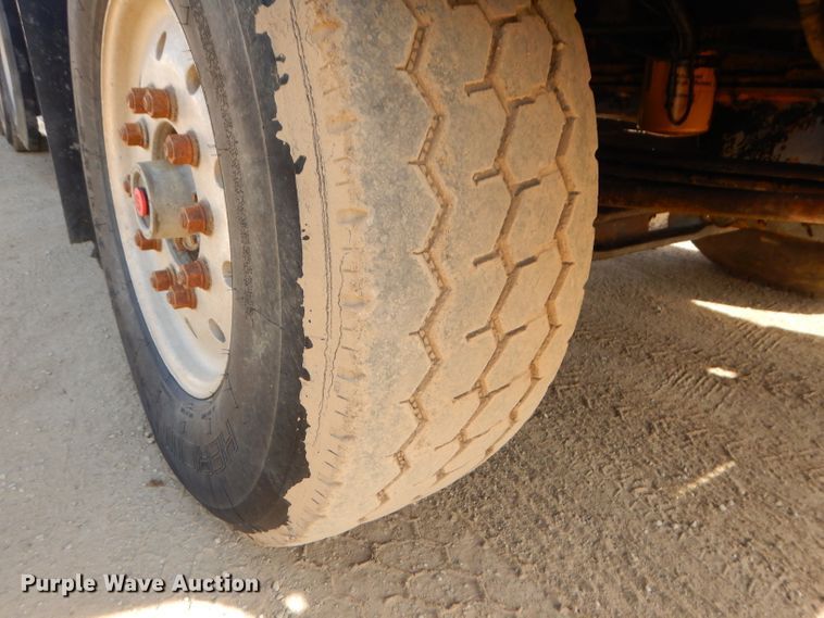 image for item DH4366 2001 Kenworth T800 dump truck