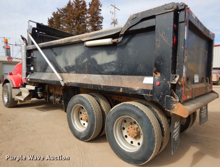 image for item DH4367 2002 Kenworth T800 dump truck