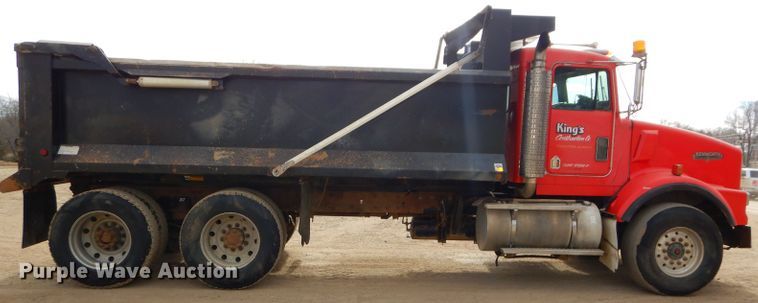 image for item DH4367 2002 Kenworth T800 dump truck
