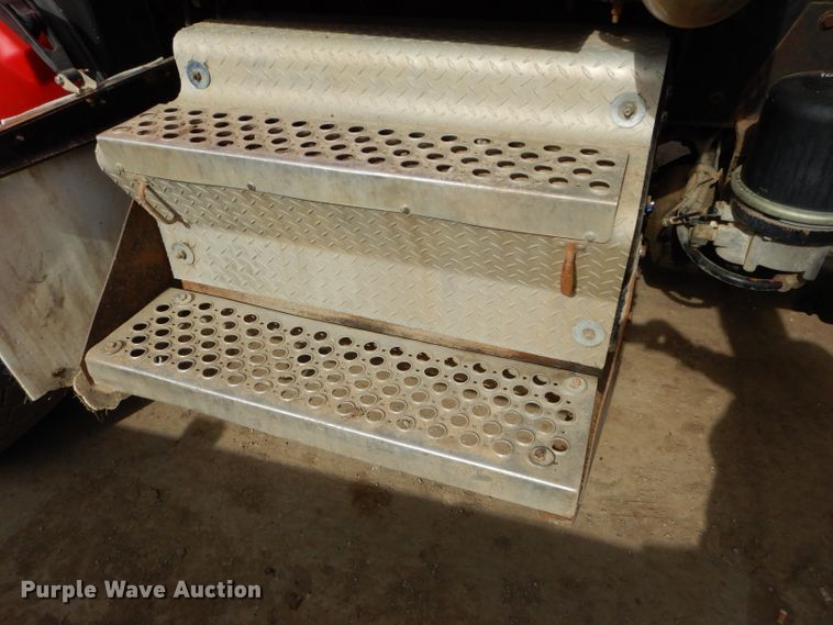 image for item DH4367 2002 Kenworth T800 dump truck