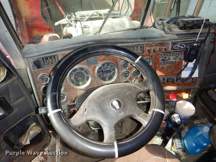 image for item DH4367 2002 Kenworth T800 dump truck