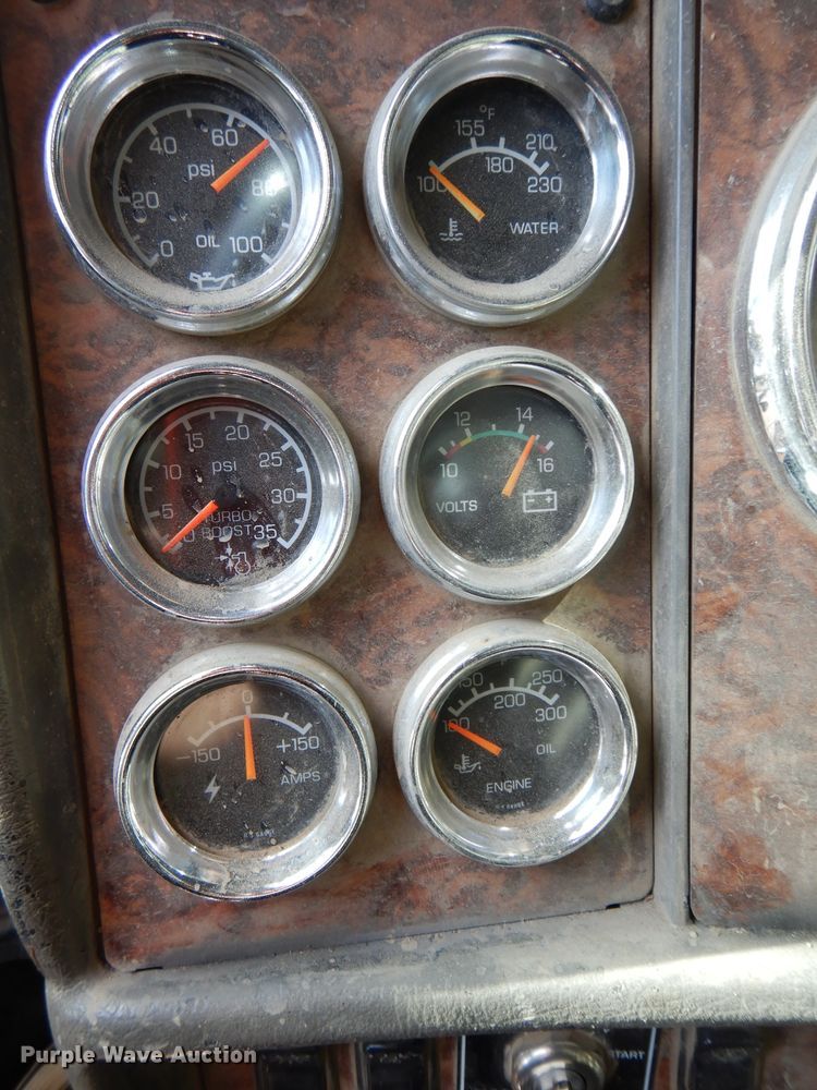 image for item DH4367 2002 Kenworth T800 dump truck