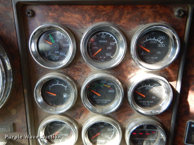 image for item DH4367 2002 Kenworth T800 dump truck