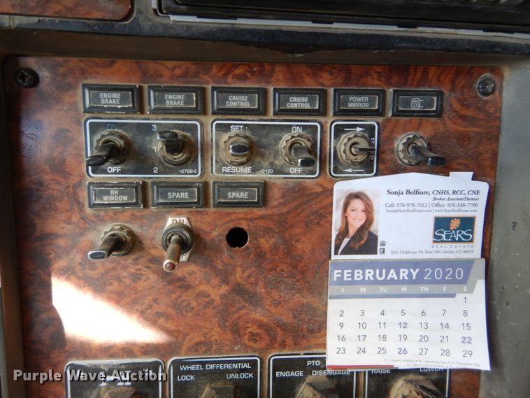 image for item DH4367 2002 Kenworth T800 dump truck