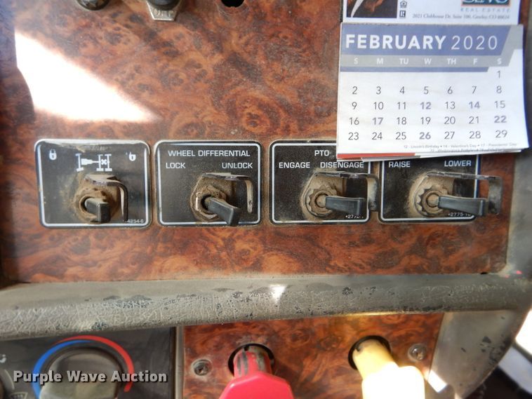 image for item DH4367 2002 Kenworth T800 dump truck