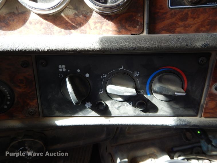 image for item DH4367 2002 Kenworth T800 dump truck