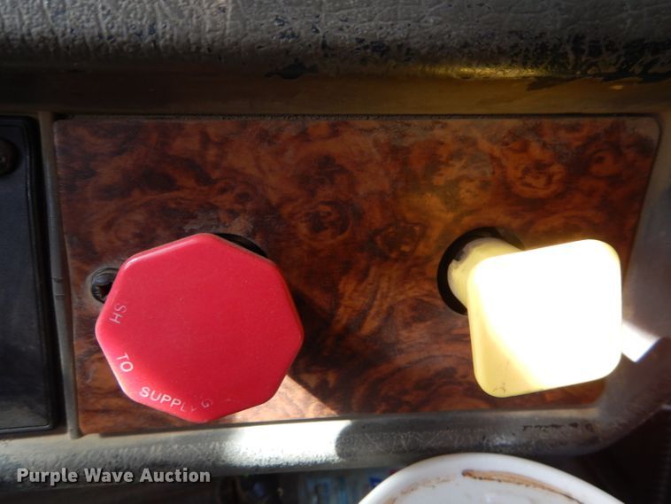 image for item DH4367 2002 Kenworth T800 dump truck