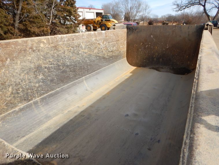 image for item DH4367 2002 Kenworth T800 dump truck