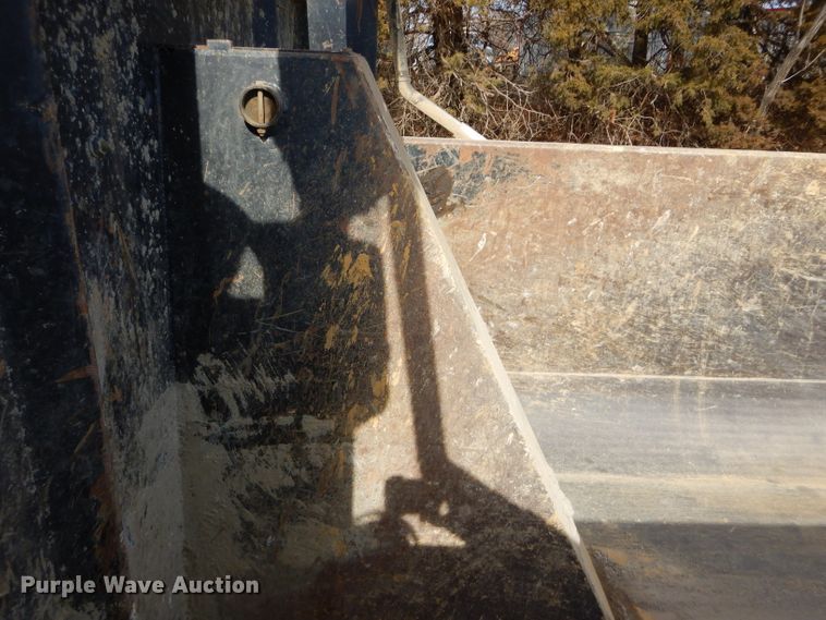 image for item DH4367 2002 Kenworth T800 dump truck