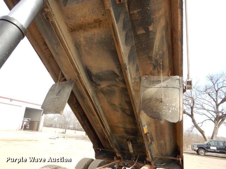 image for item DH4367 2002 Kenworth T800 dump truck