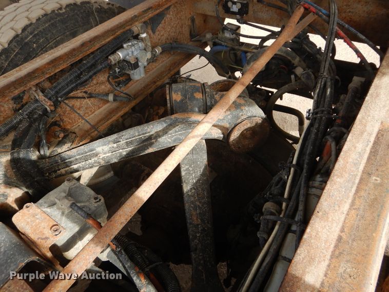 image for item DH4367 2002 Kenworth T800 dump truck