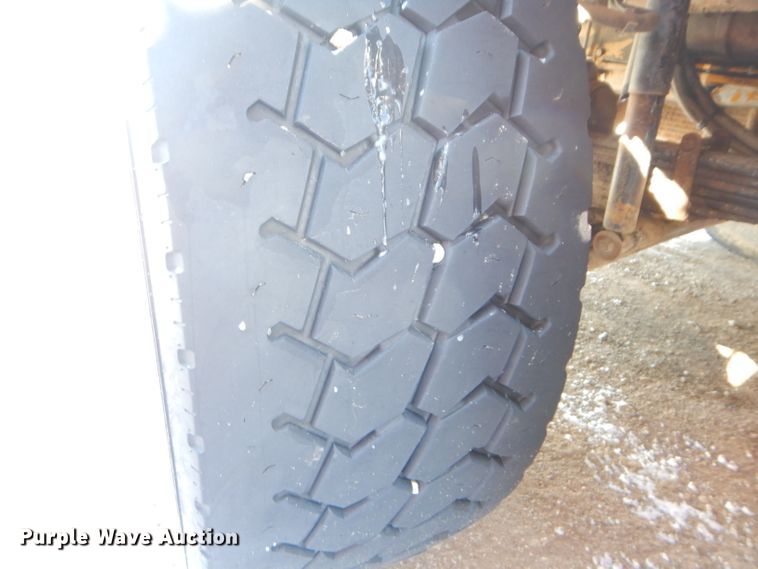 image for item DH4367 2002 Kenworth T800 dump truck