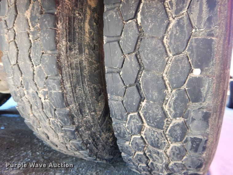 image for item DH4367 2002 Kenworth T800 dump truck