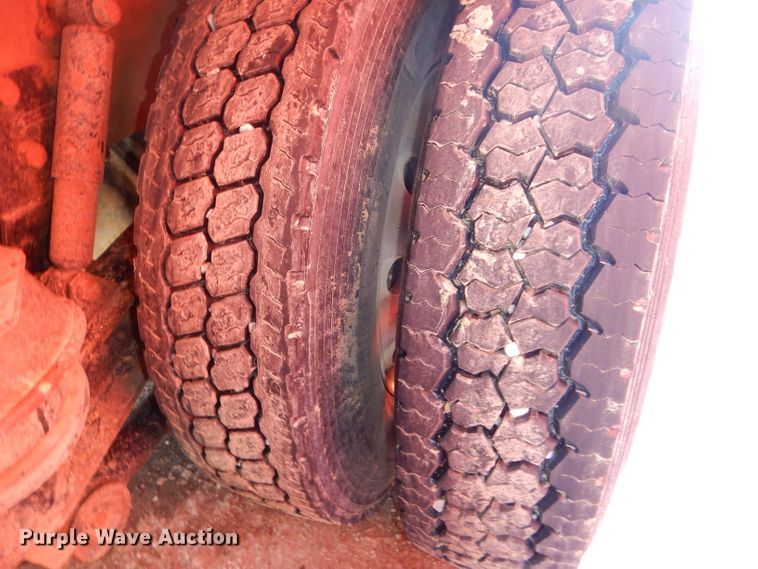 image for item DH4367 2002 Kenworth T800 dump truck