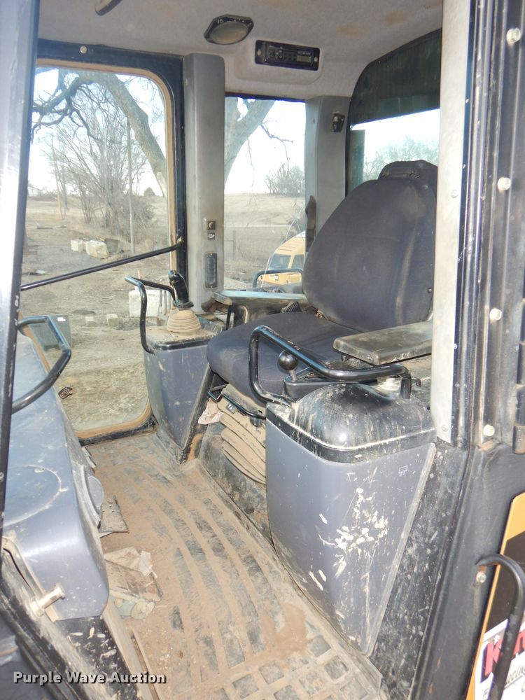 image for item DH4376 2005 Caterpillar 963C  crawler loader