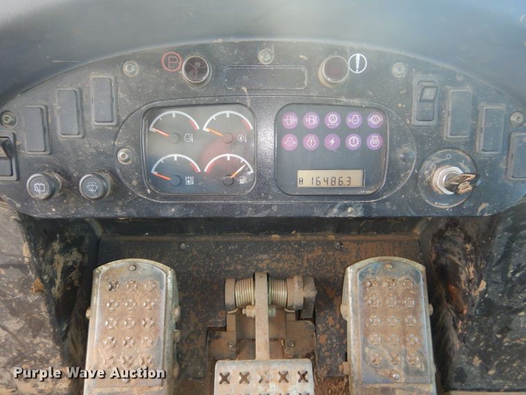 image for item DH4376 2005 Caterpillar 963C  crawler loader