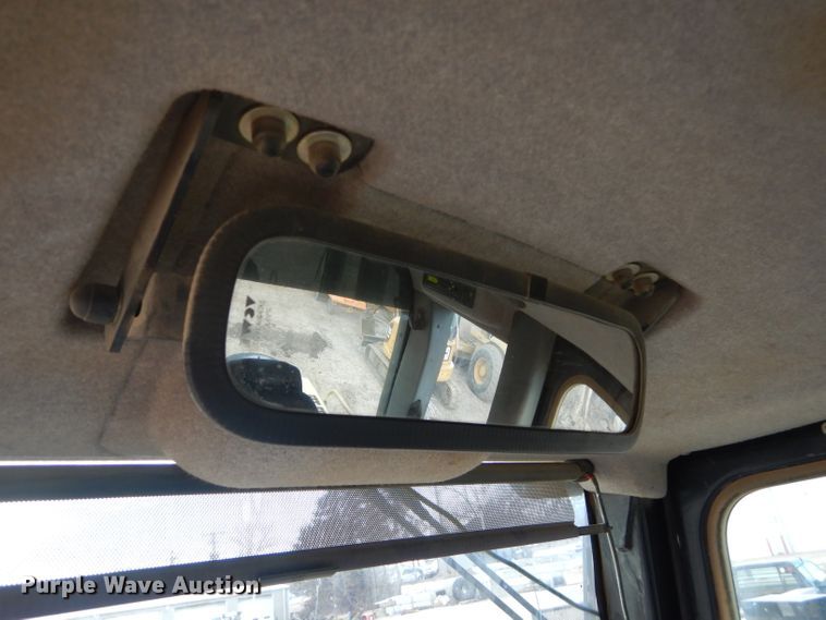 image for item DH4376 2005 Caterpillar 963C  crawler loader