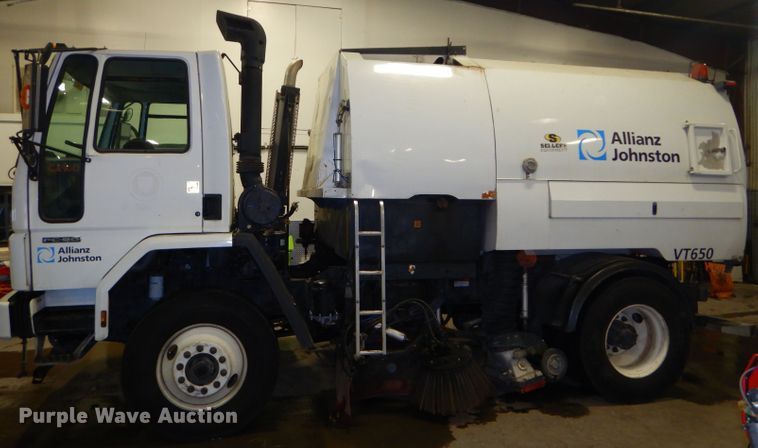 image for item DH4377 2007 Freightliner FC80 street sweeper truck