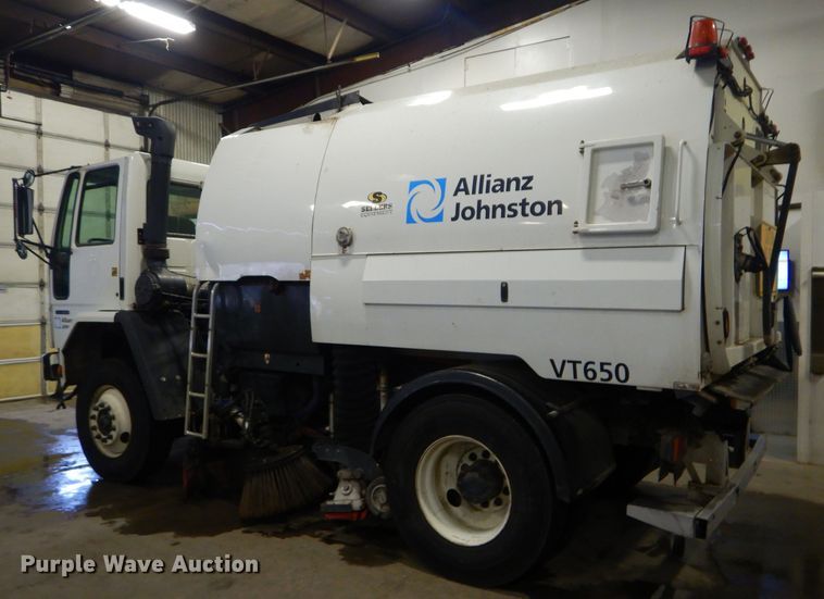 image for item DH4377 2007 Freightliner FC80 street sweeper truck