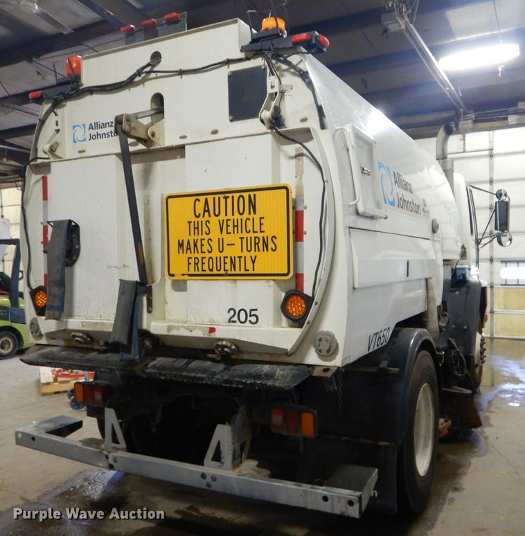 image for item DH4377 2007 Freightliner FC80 street sweeper truck