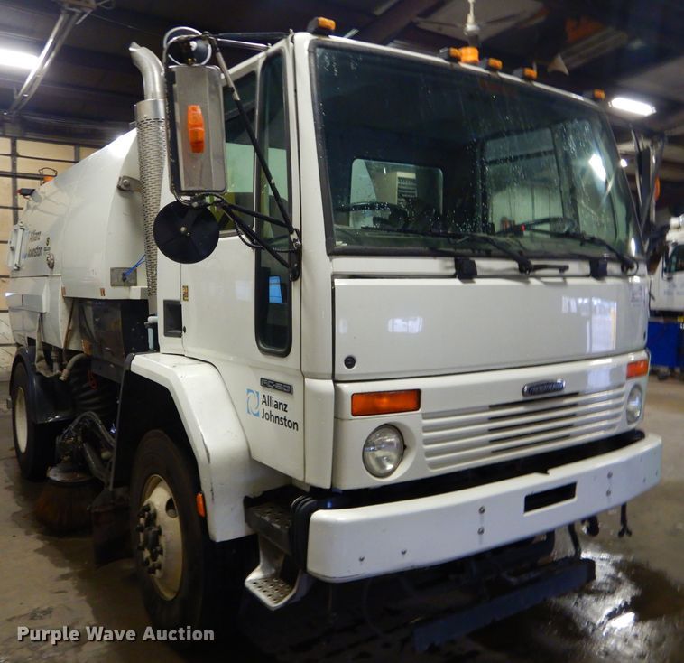 image for item DH4377 2007 Freightliner FC80 street sweeper truck
