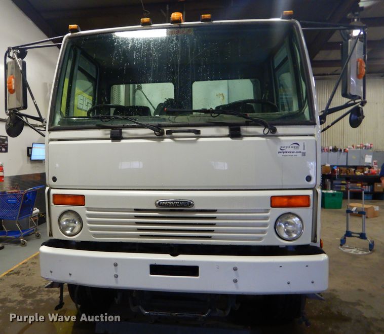 image for item DH4377 2007 Freightliner FC80 street sweeper truck