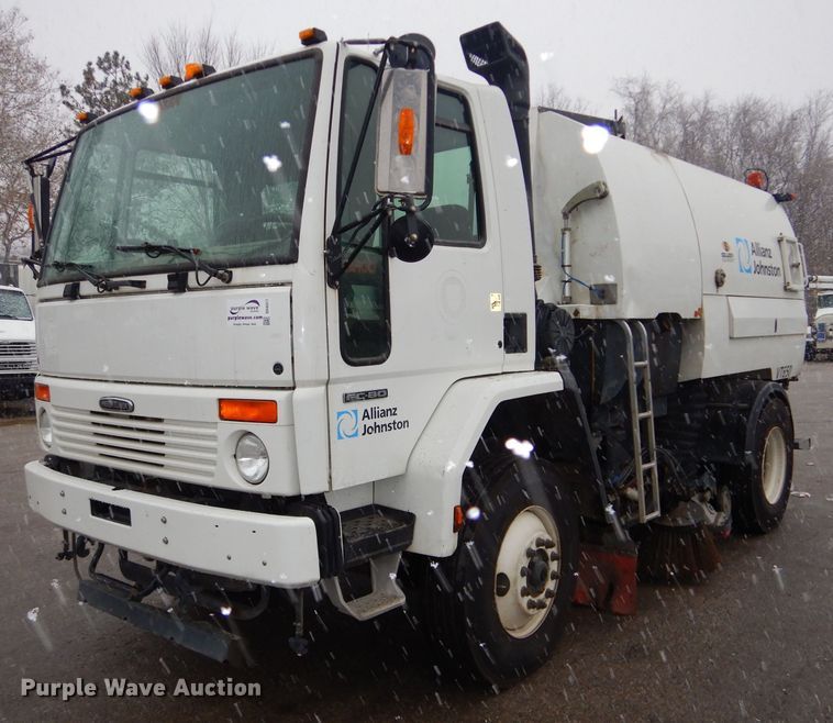 image for item DH4377 2007 Freightliner FC80 street sweeper truck