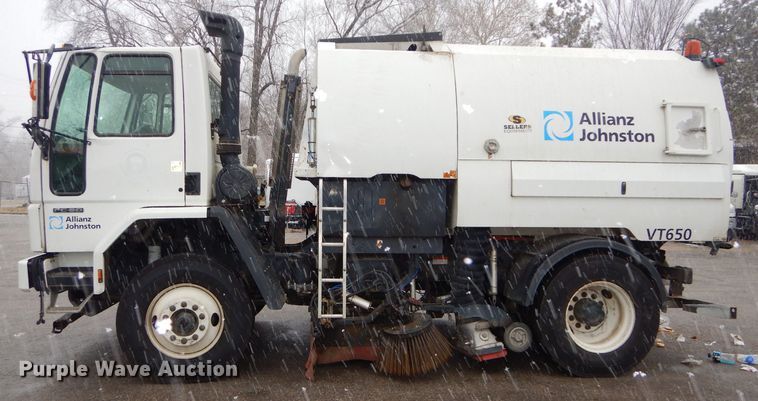 image for item DH4377 2007 Freightliner FC80 street sweeper truck