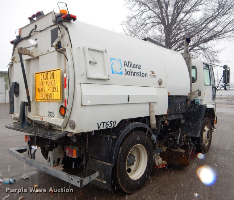 image for item DH4377 2007 Freightliner FC80 street sweeper truck