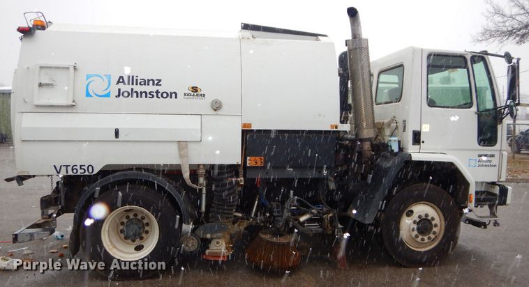 image for item DH4377 2007 Freightliner FC80 street sweeper truck