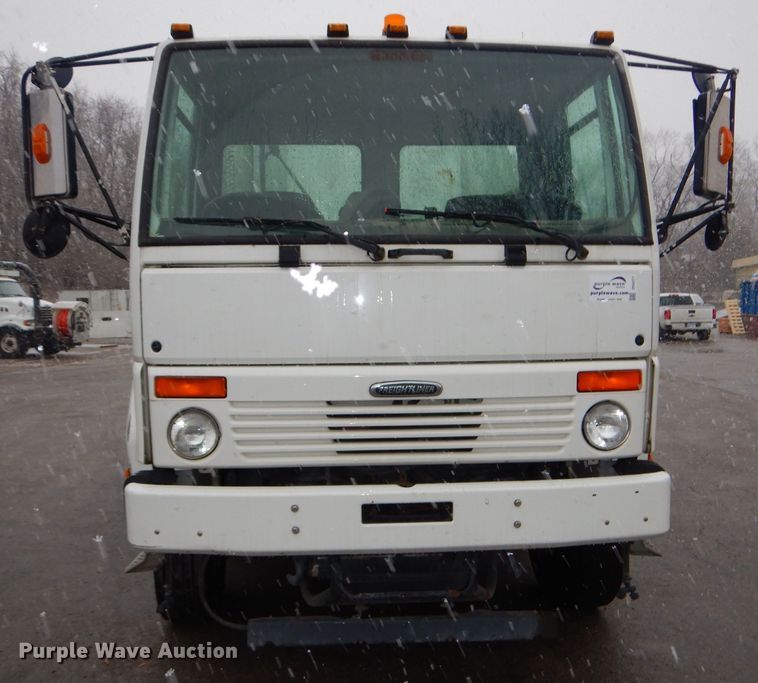 image for item DH4377 2007 Freightliner FC80 street sweeper truck