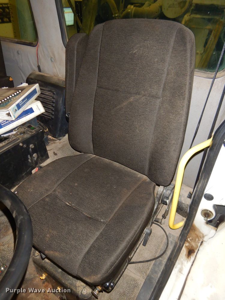 image for item DH4377 2007 Freightliner FC80 street sweeper truck