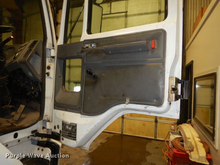 image for item DH4377 2007 Freightliner FC80 street sweeper truck