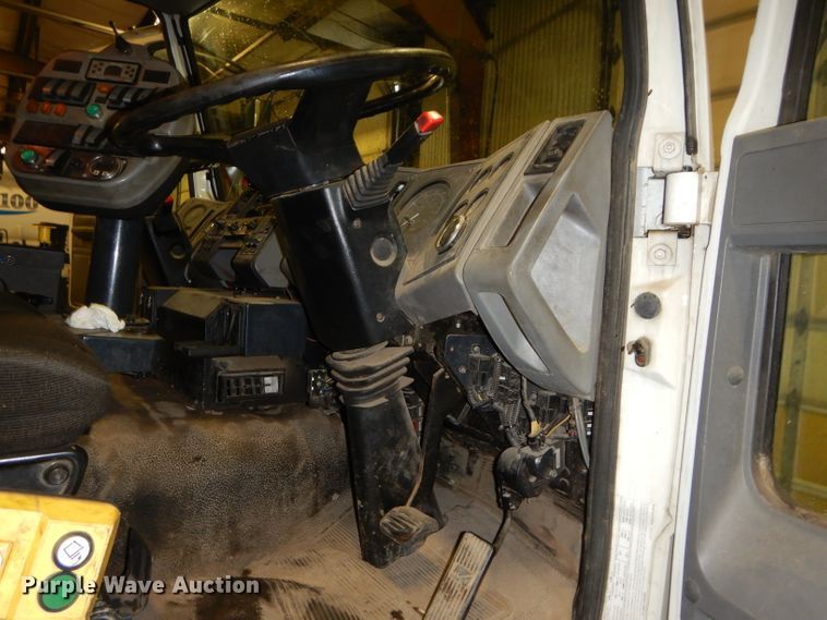 image for item DH4377 2007 Freightliner FC80 street sweeper truck