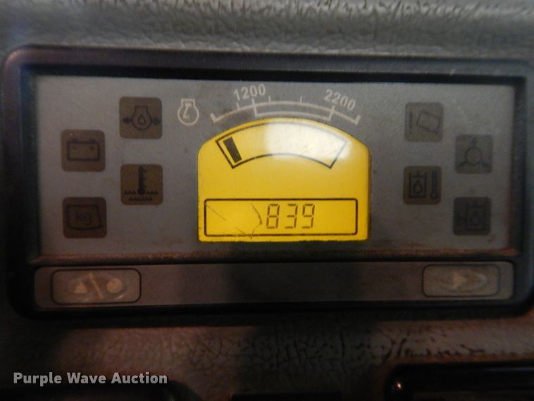 image for item DH4377 2007 Freightliner FC80 street sweeper truck