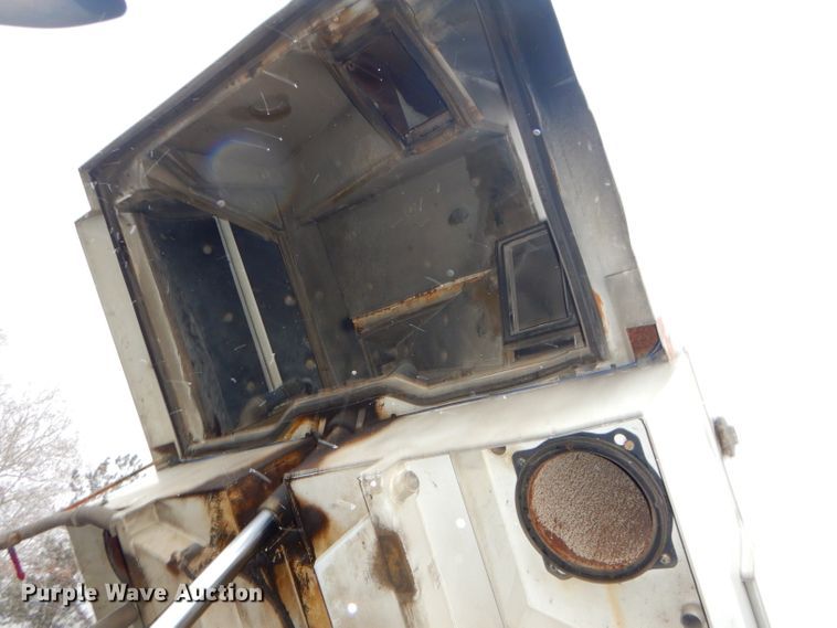 image for item DH4377 2007 Freightliner FC80 street sweeper truck